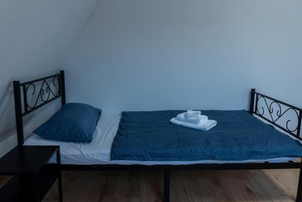Moderne Ferienwohnung In Gelsenkirchen-Schalke Fuer 1 Bis 7 Personen Mit Terrasse, Ideal Fuer Gruppen & Stadionbesuche Exterior foto