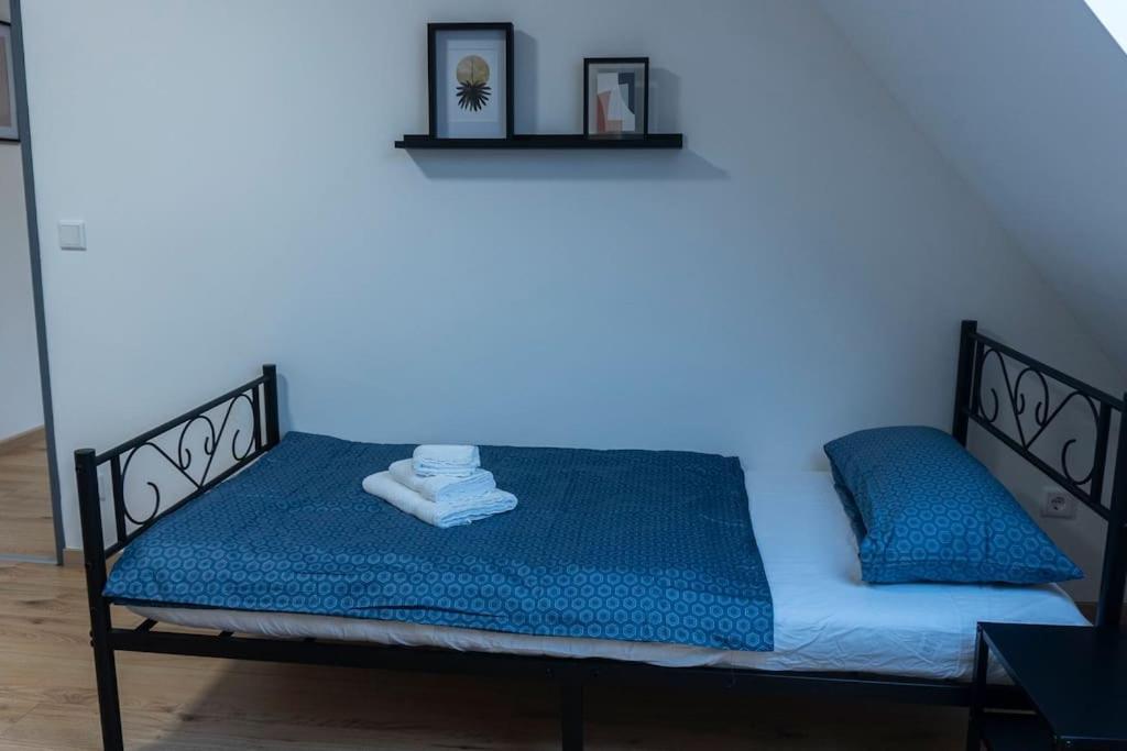 Moderne Ferienwohnung In Gelsenkirchen-Schalke Fuer 1 Bis 7 Personen Mit Terrasse, Ideal Fuer Gruppen & Stadionbesuche Exterior foto