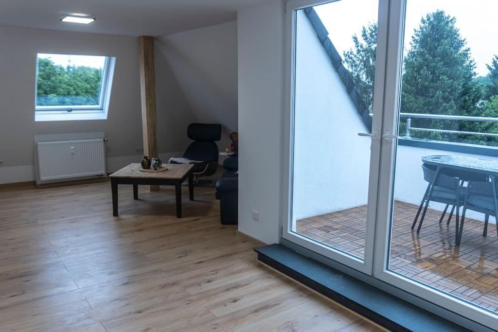 Moderne Ferienwohnung In Gelsenkirchen-Schalke Fuer 1 Bis 7 Personen Mit Terrasse, Ideal Fuer Gruppen & Stadionbesuche Exterior foto