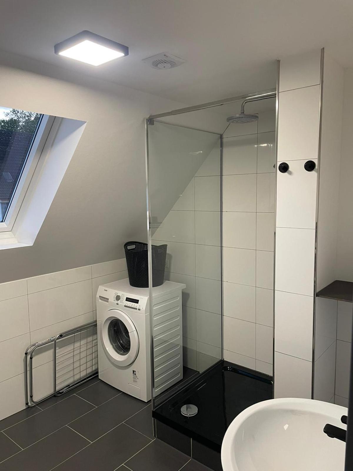 Moderne Ferienwohnung In Gelsenkirchen-Schalke Fuer 1 Bis 7 Personen Mit Terrasse, Ideal Fuer Gruppen & Stadionbesuche Exterior foto